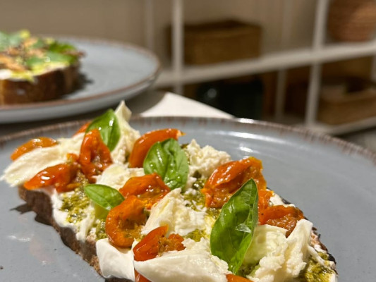 Caprese Bruschetta